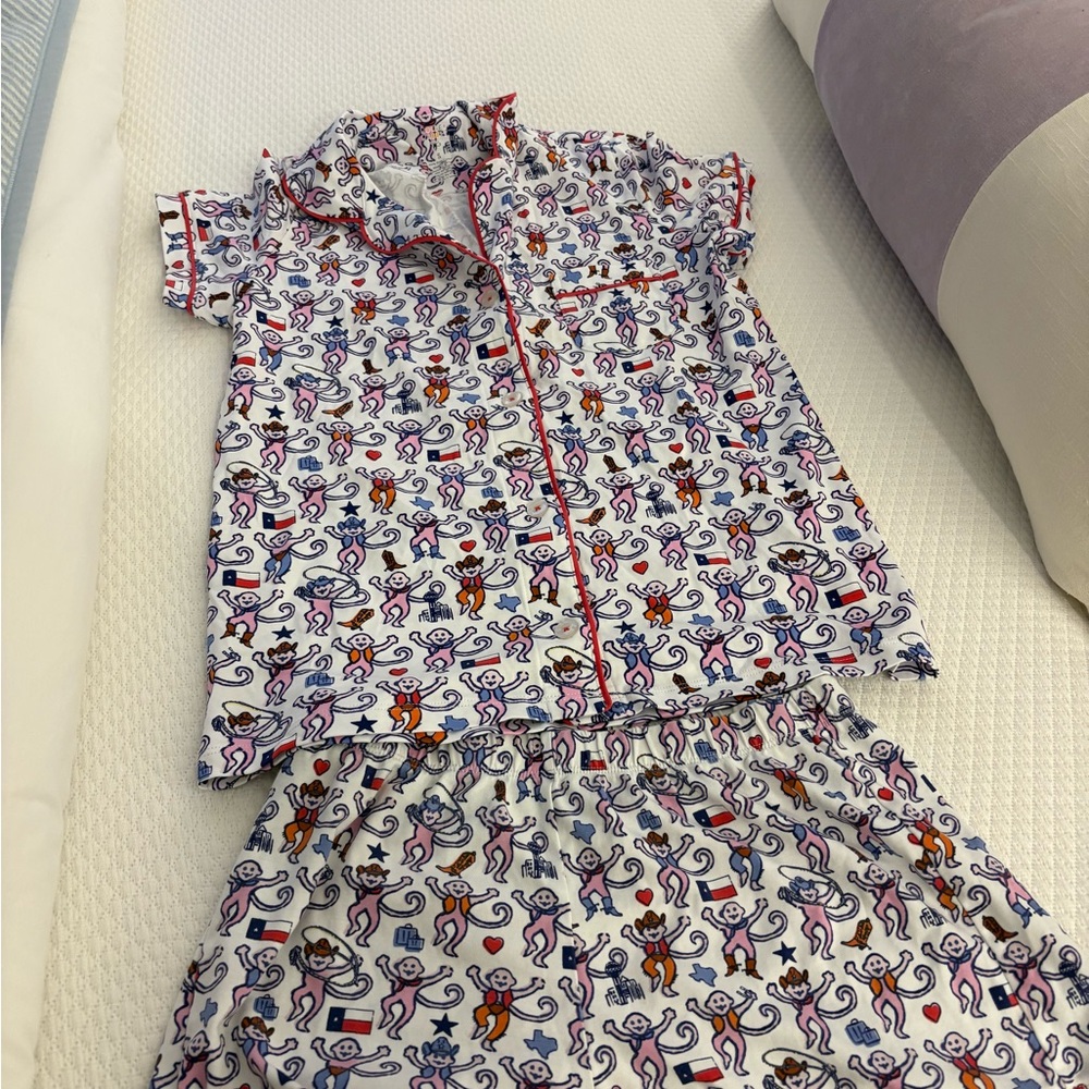 Roller Rabbit pajamas - Picture 3 of 5